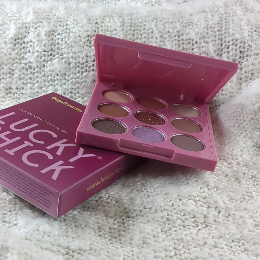 LUCKY CHICK Eyeshadow Palette in Daydreams, 6g/0.21oz